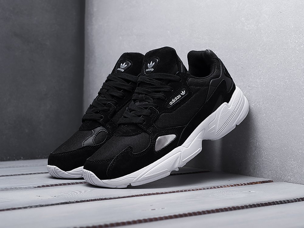 Adidas Falcon W