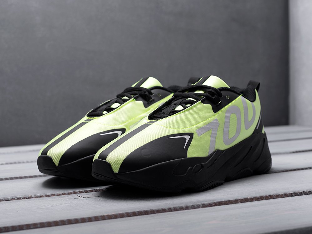 Yeezy hot sale vx 700