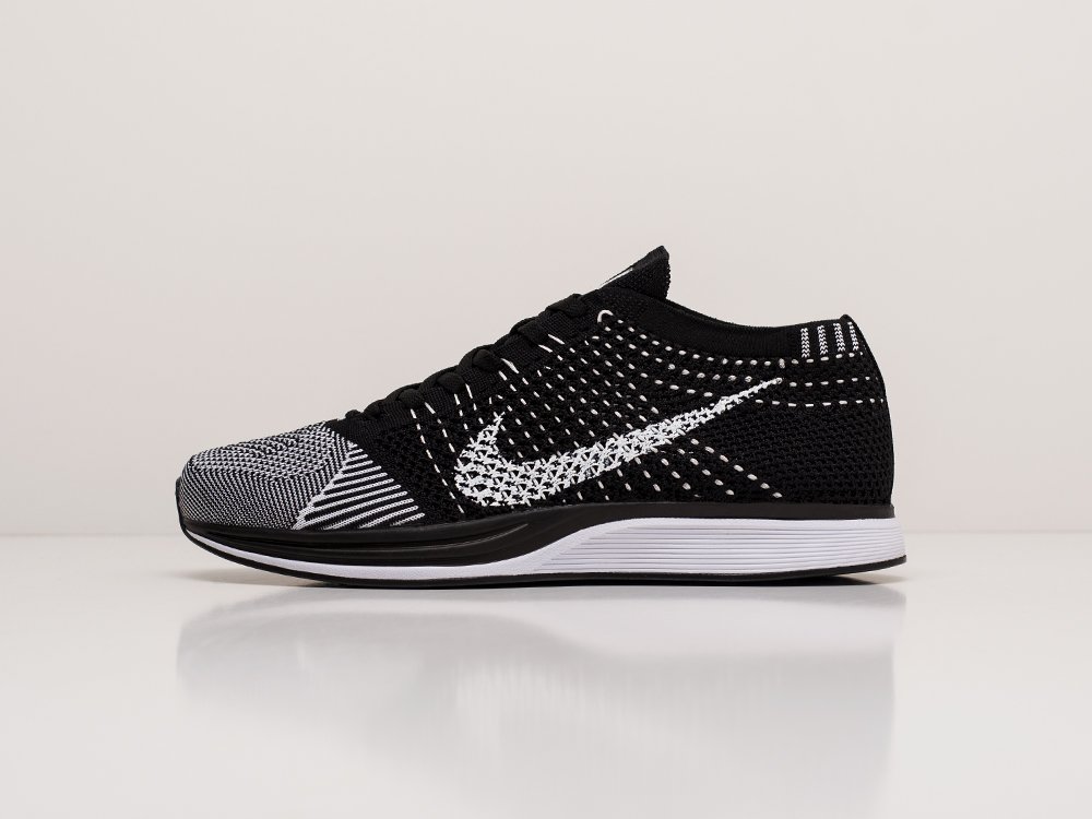 Nike flyknit racer noir on sale