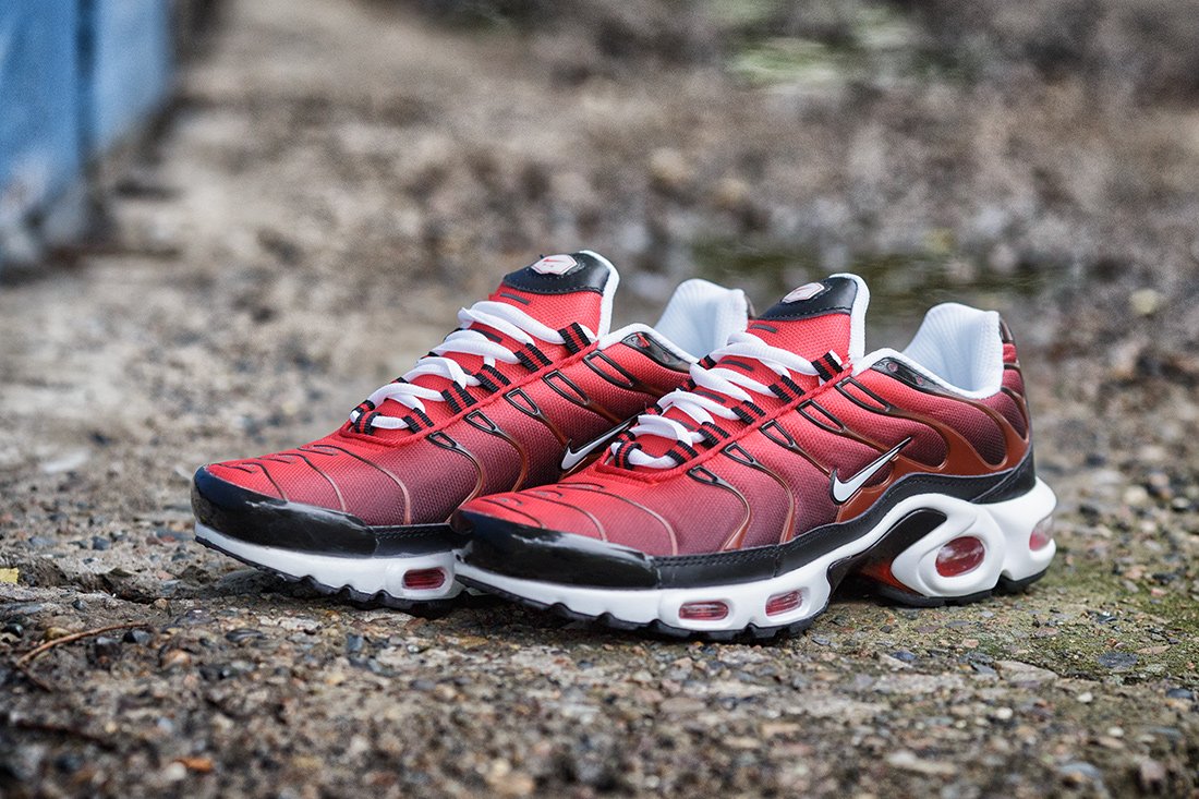 Air max tn plus. Nike Air Max Plus Red. Nike Air Max TN Plus. Nike Air Max Plus TN Red. Мужские кроссовки Nike Air Max Plus.