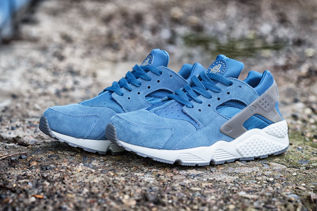 Nike huarache suede best sale