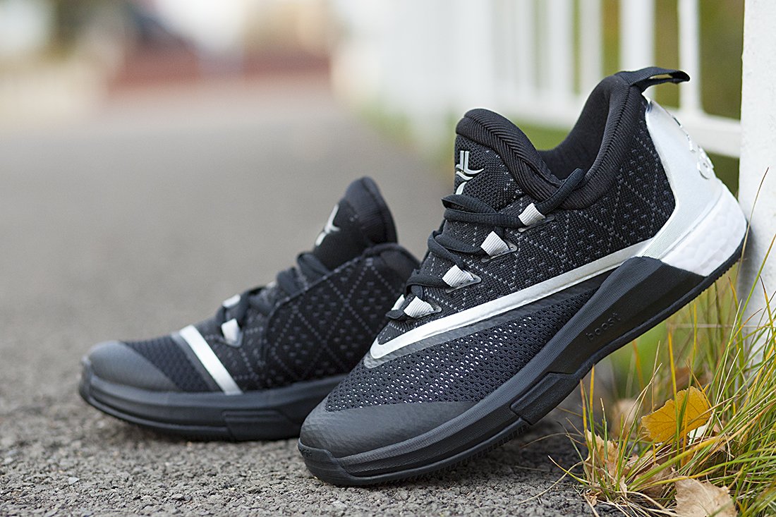 Adidas crazylight cheap boost 2.5