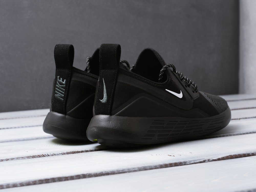 Nike lunarcharge essential black 2024 gold