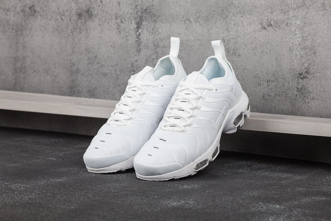 Nike air max shop plus ultra white