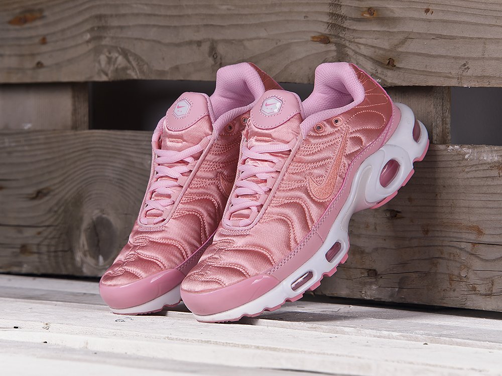 Nike air max cheap plus pink and black