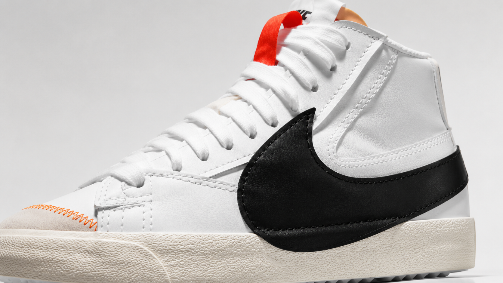 Крупный Swoosh, jumbo-шнурки и строчка Nike Blazer Mid &rsquo;77 Jumbo