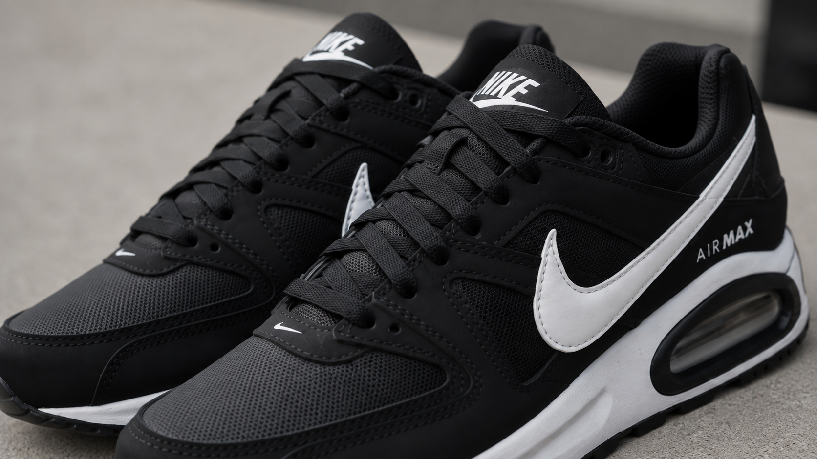 Nike Air Max Command &mdash; многослойная конструкция верха и видимая Air-амортизация