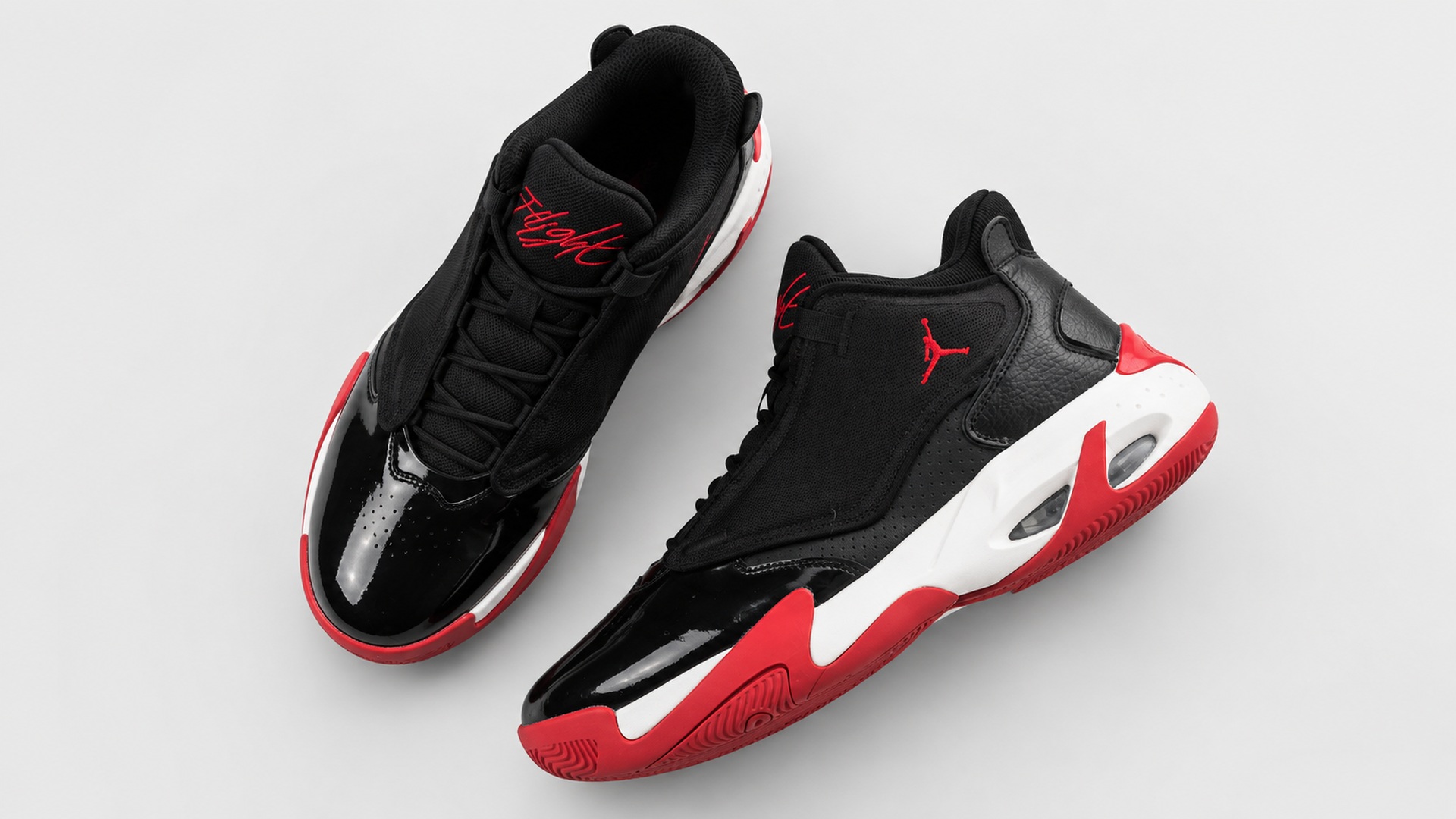 Силуэт Jordan Max Aura 4 сбоку с видимым Max Air и многослойной конструкцией