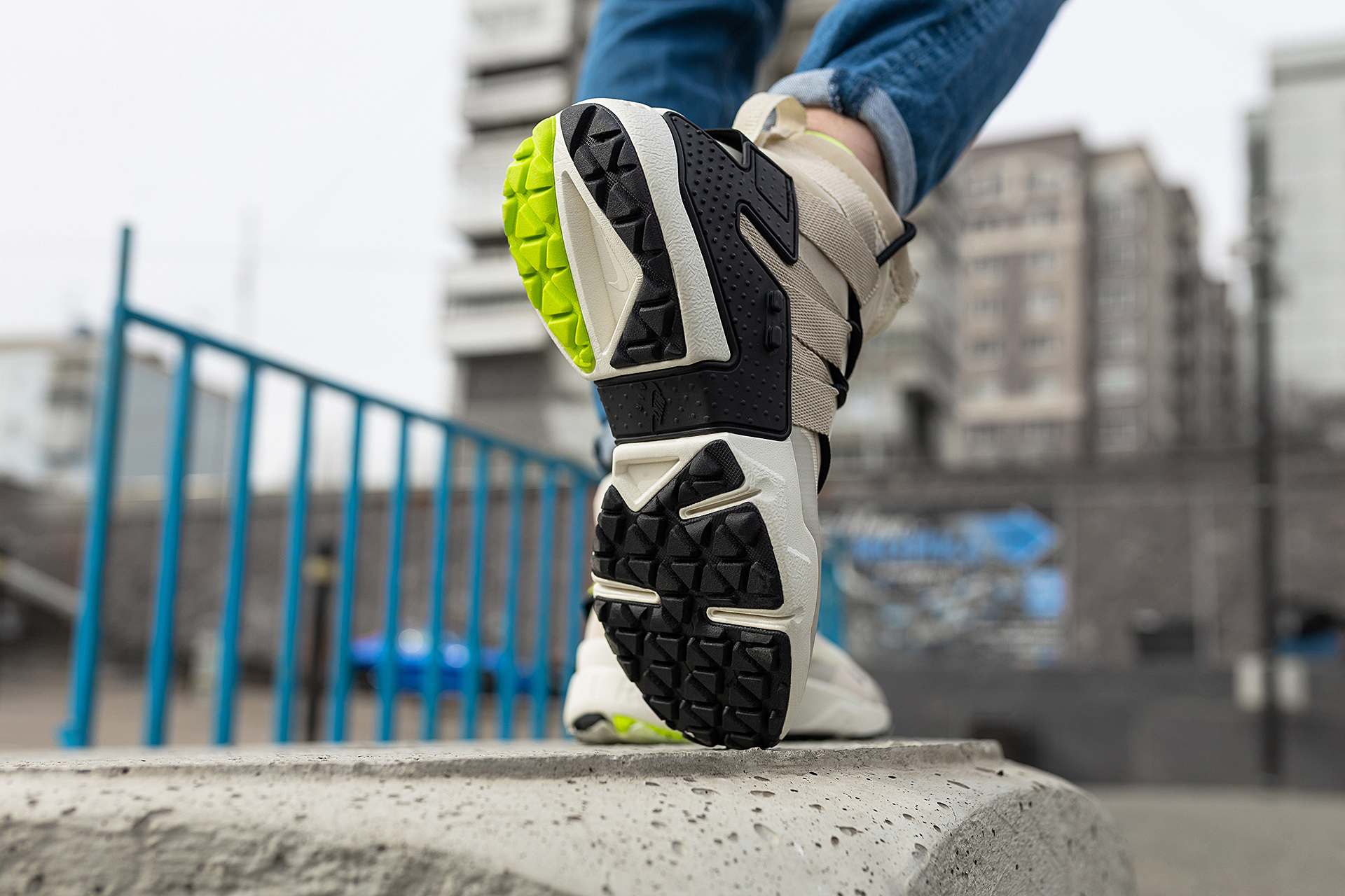 Nike air huarache gripp fashion on feet