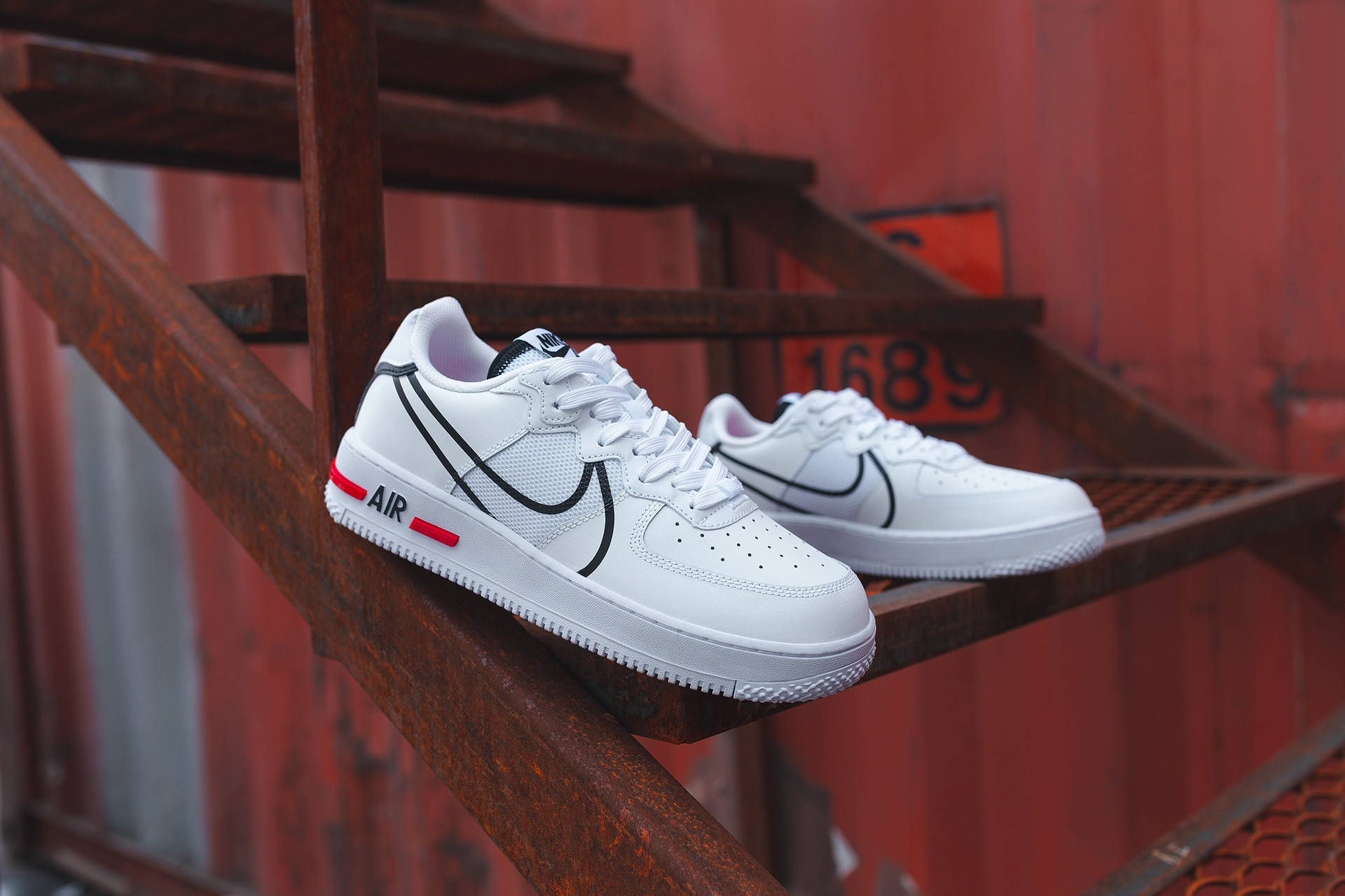 Air force 1 react white/black best sale