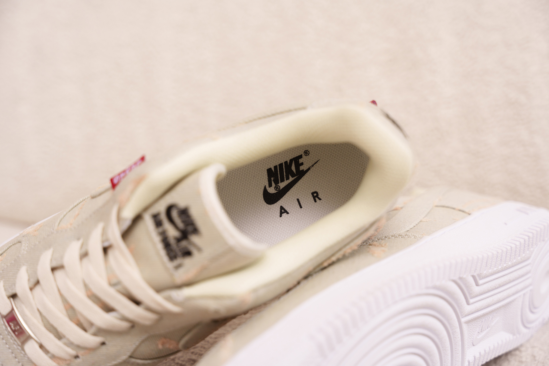 Levi's x nike air deals force 1