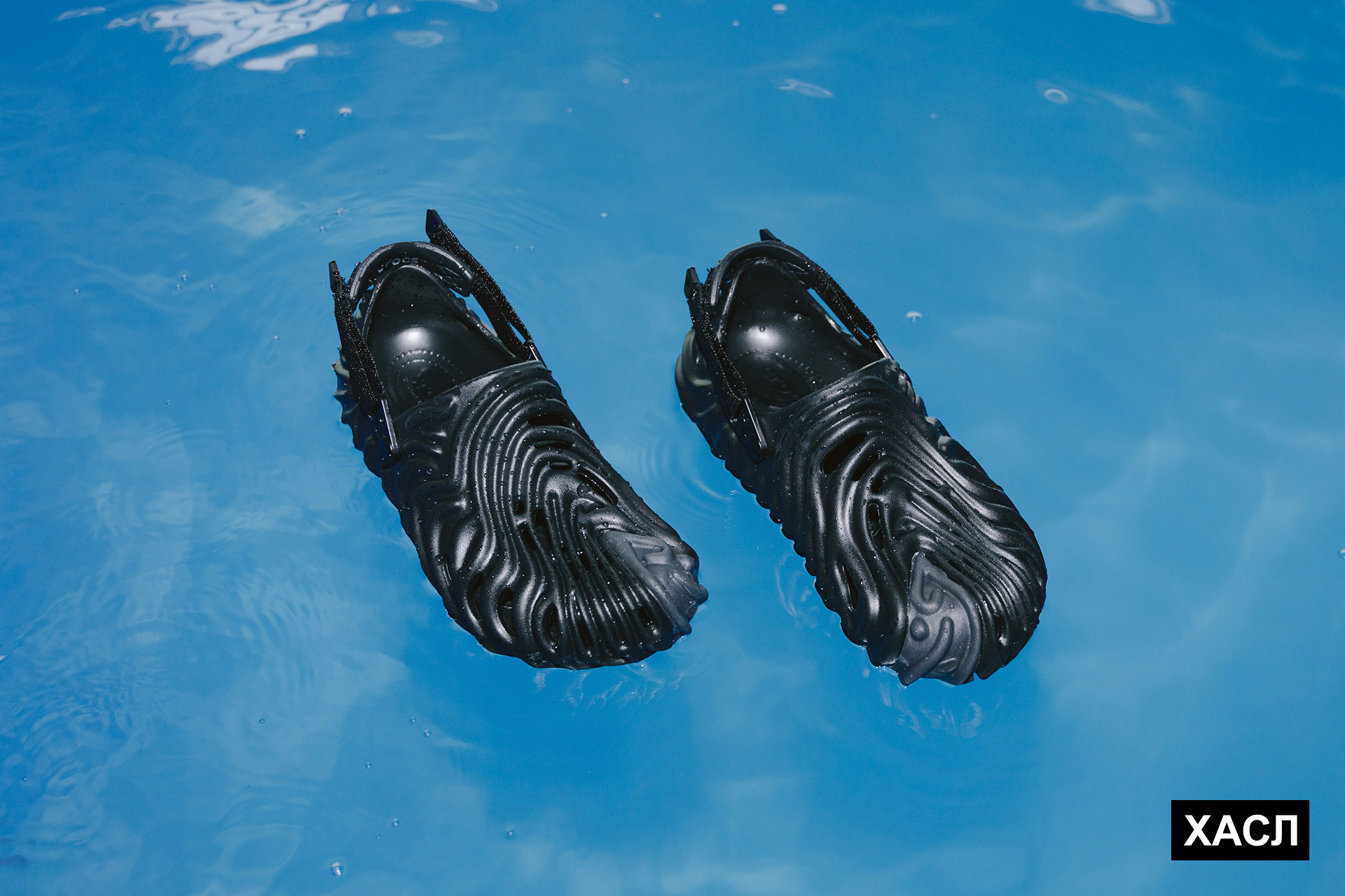 SALEHE BEMBURY X CROCS POLLEX CLOG