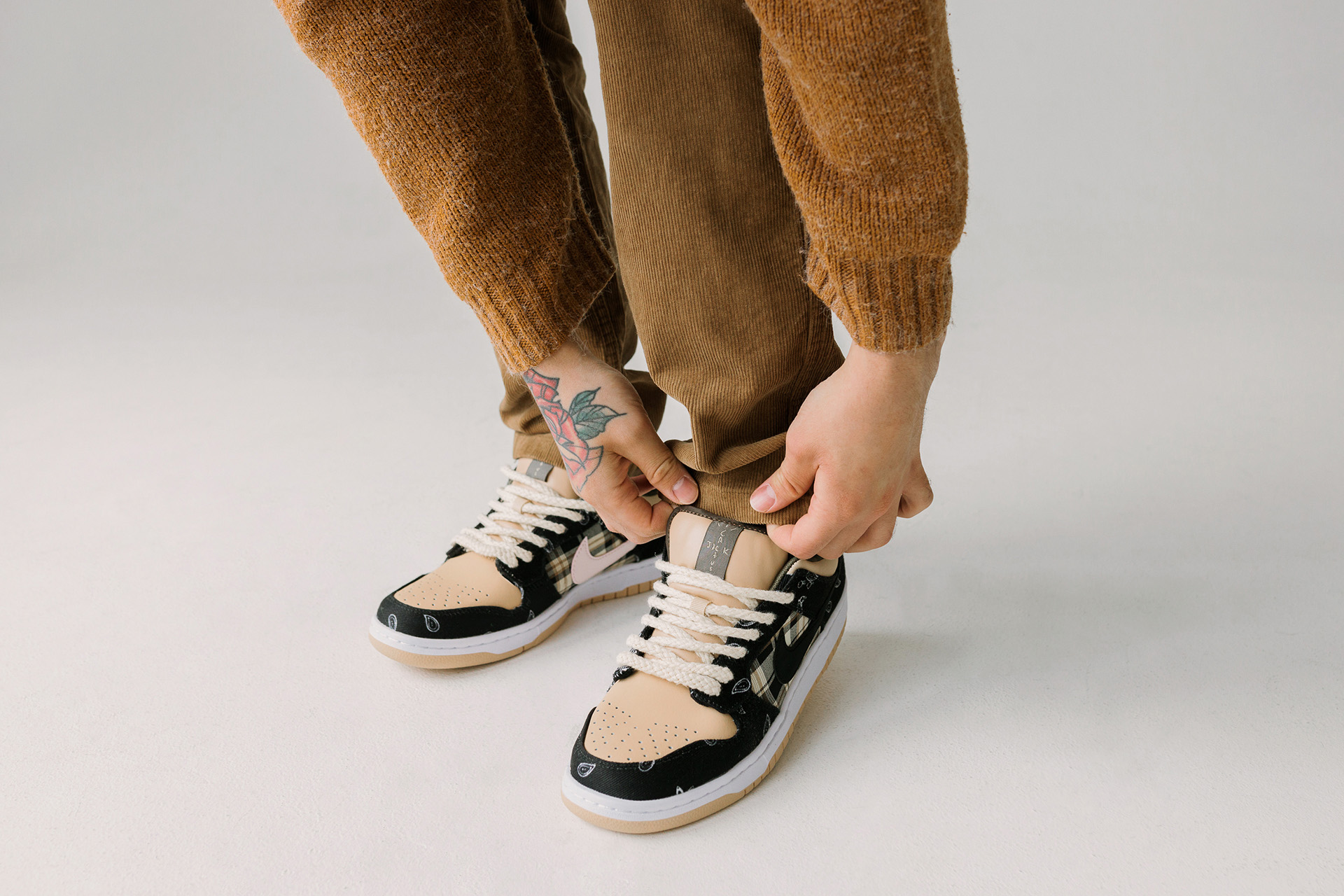 Travis scott wearing nike sb hotsell