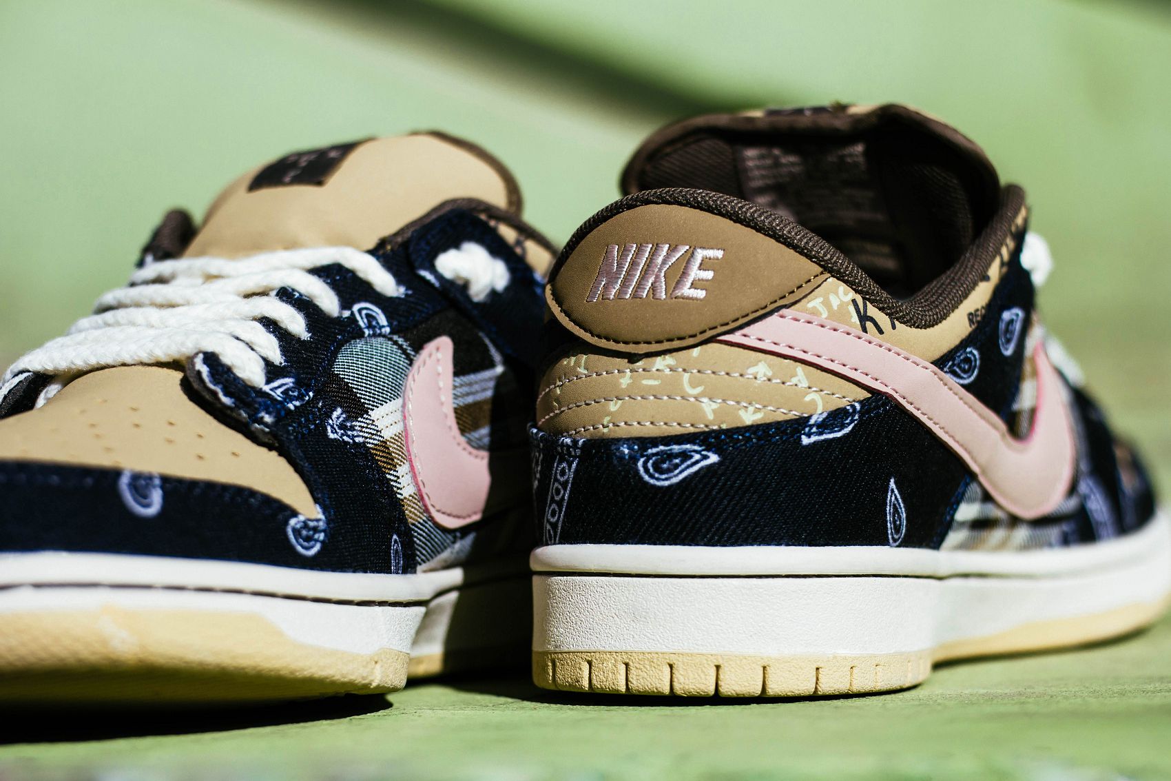 Nike SB Dunk Low x Travis Scott